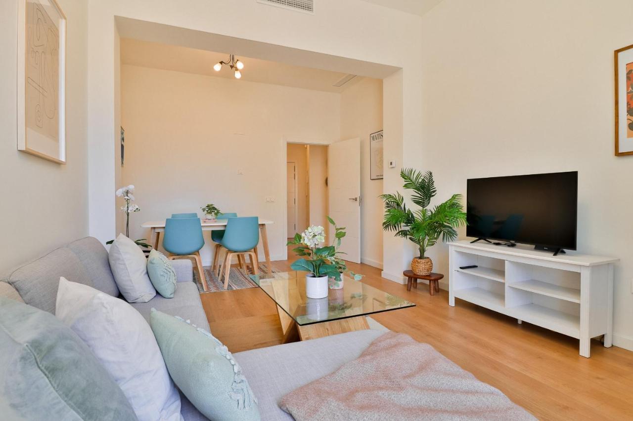 C74 - Marvelous 3 Bedroom Apartment In Historical Малага Екстериор снимка